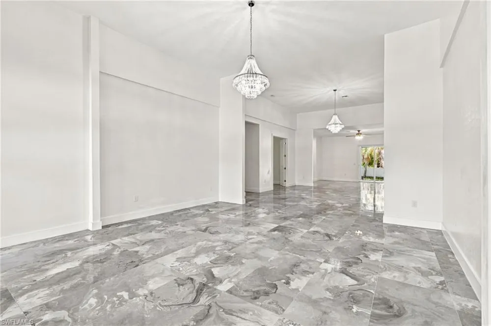 1853 Della Drive Naples, FL 34117