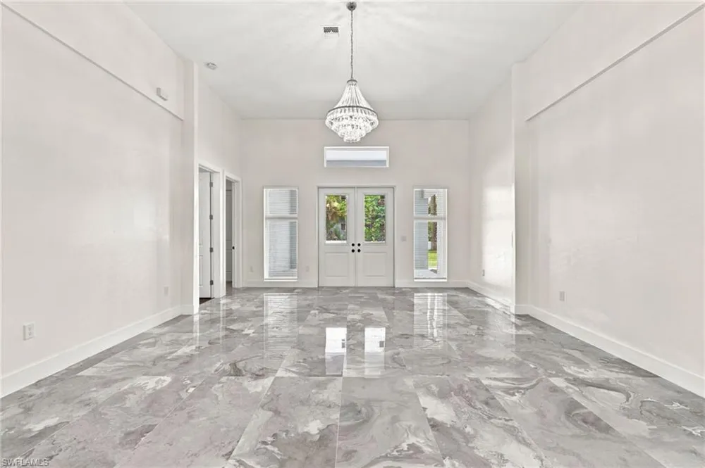 1853 Della Drive Naples, FL 34117