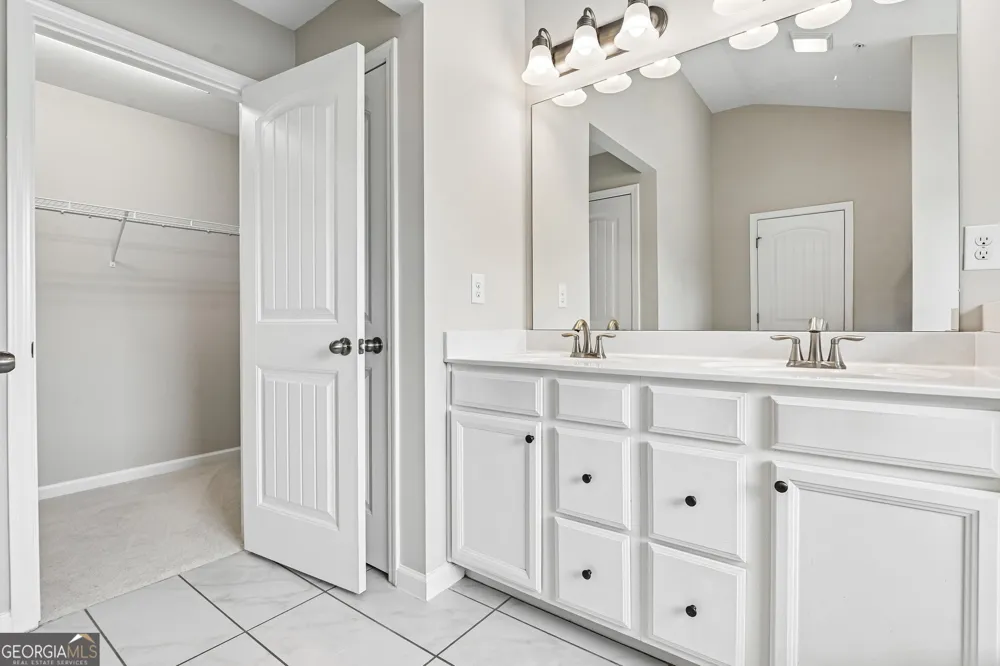 1208 Foxcroft LN Cumming, GA 30041