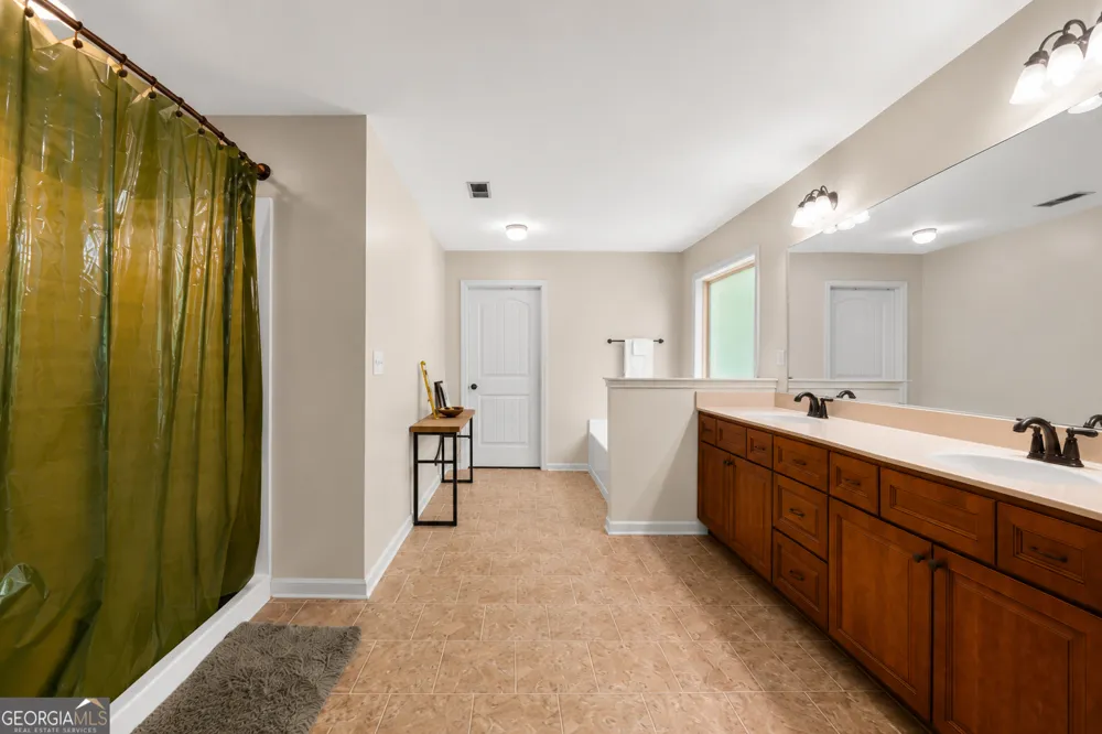 105 Renae LN Hogansville, GA 30230
