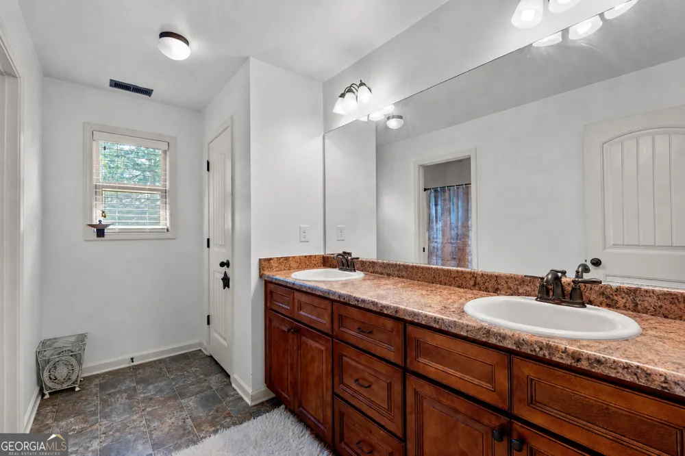 105 Renae LN Hogansville, GA 30230