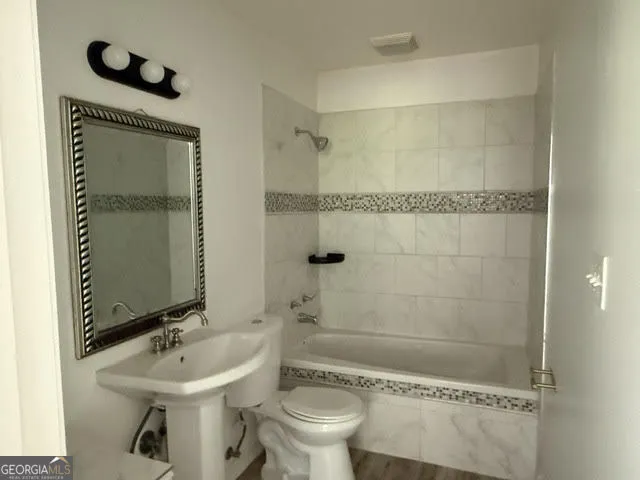 210 W James CIR Hampton, GA 30228