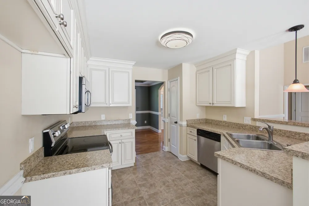 208 Stonington DR Mount Airy, GA 30563