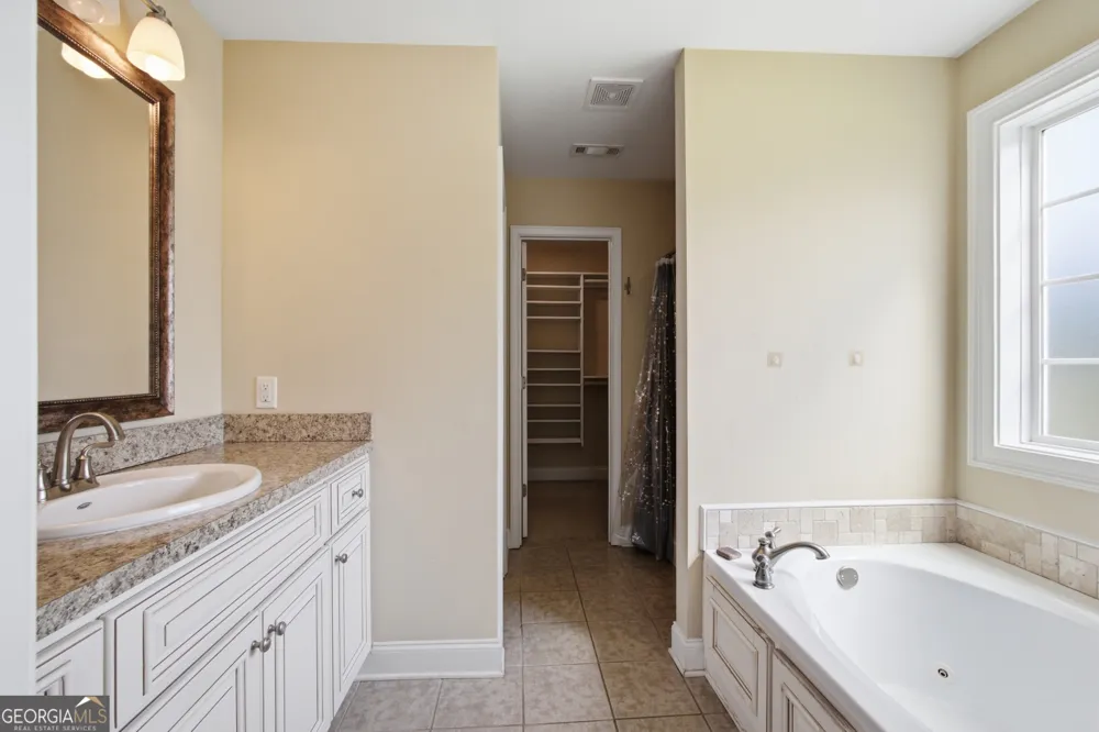 208 Stonington DR Mount Airy, GA 30563