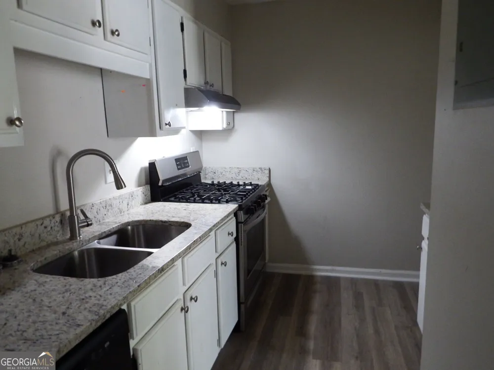 885 Brandy Oaks LN Stone Mountain, GA 30088