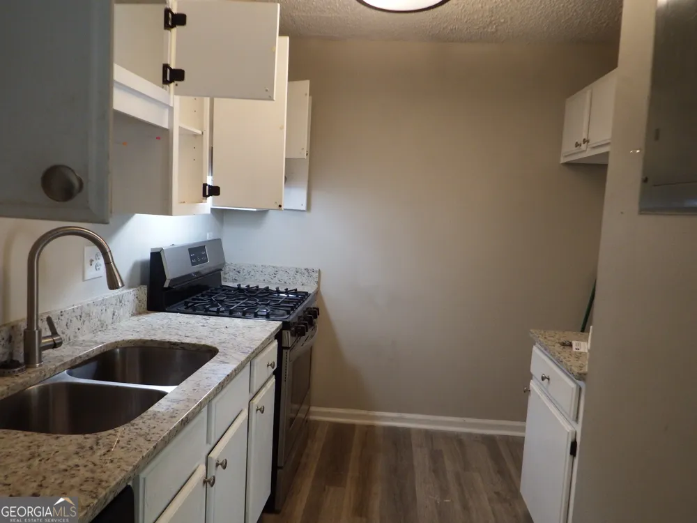 885 Brandy Oaks LN Stone Mountain, GA 30088