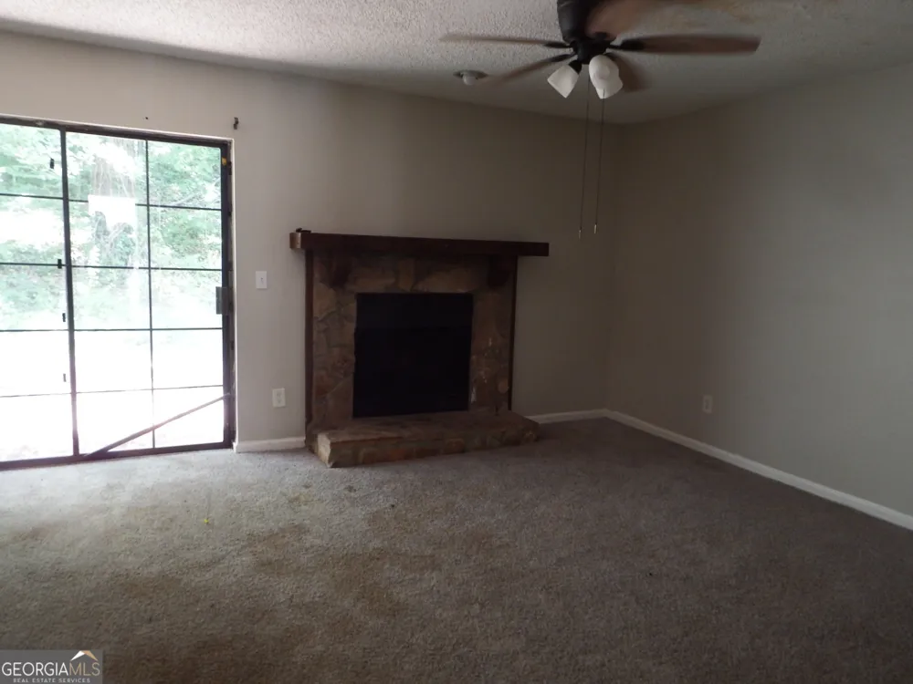 885 Brandy Oaks LN Stone Mountain, GA 30088