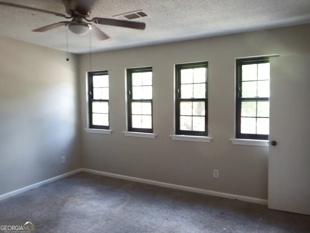 885 Brandy Oaks LN Stone Mountain, GA 30088