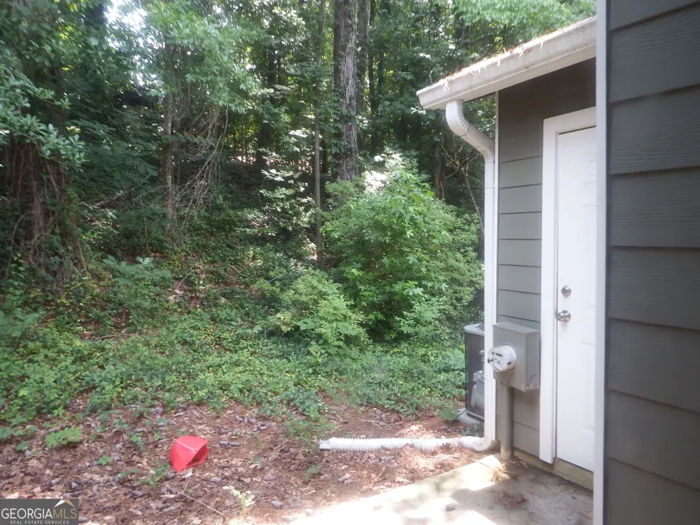 885 Brandy Oaks LN Stone Mountain, GA 30088