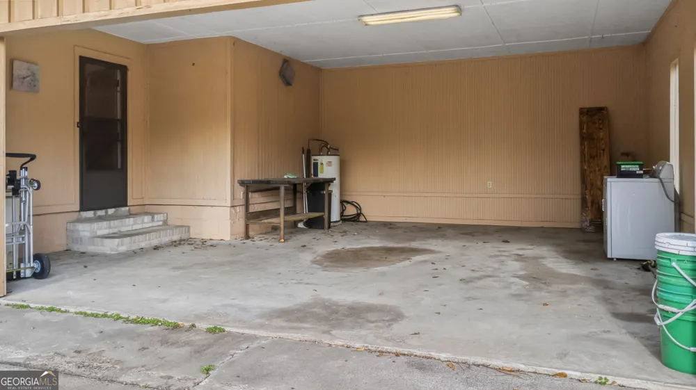 9441 Hwy 169 Glennville, GA 30427