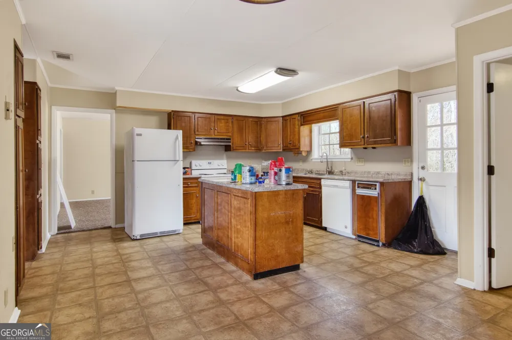 9441 Hwy 169 Glennville, GA 30427