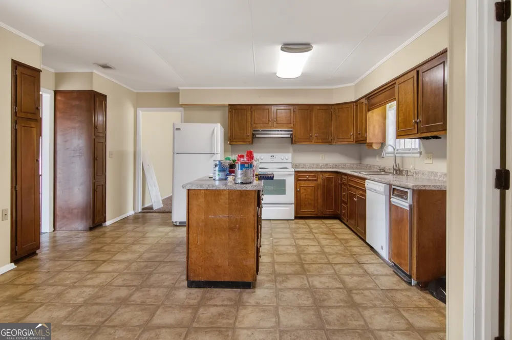 9441 Hwy 169 Glennville, GA 30427
