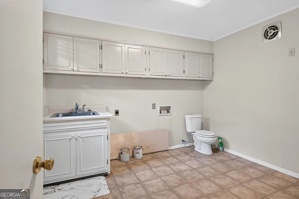 9441 Hwy 169 Glennville, GA 30427