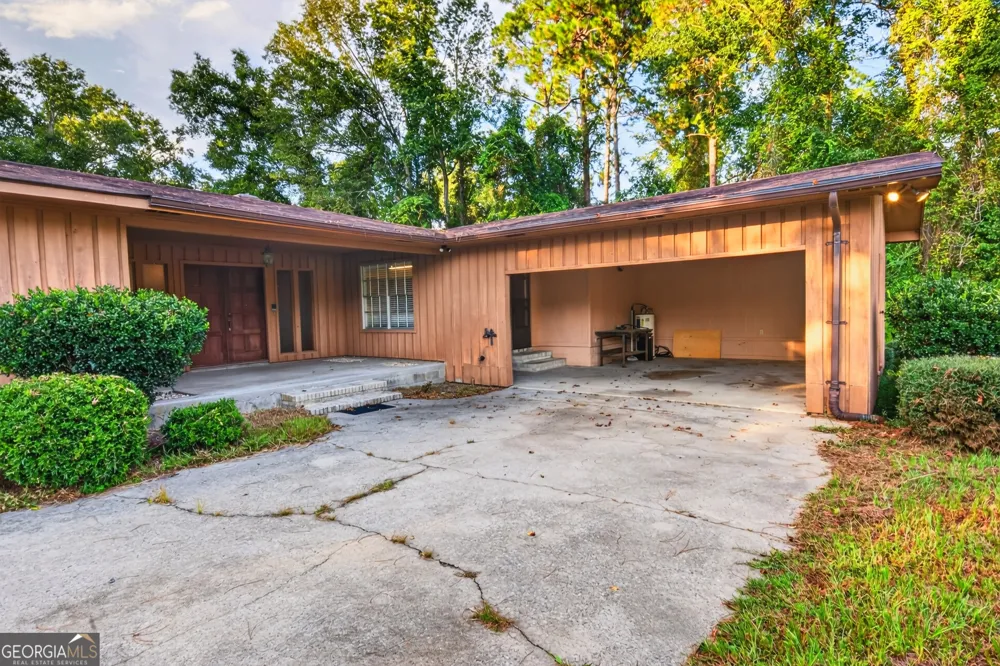9441 Hwy 169 Glennville, GA 30427