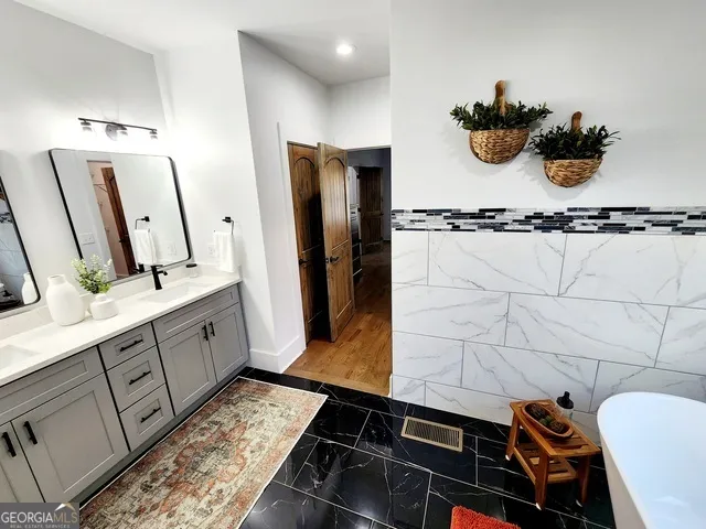 778 Zeppelin Strasse Helen, GA 30545