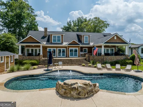 245 Lakeshore CIR