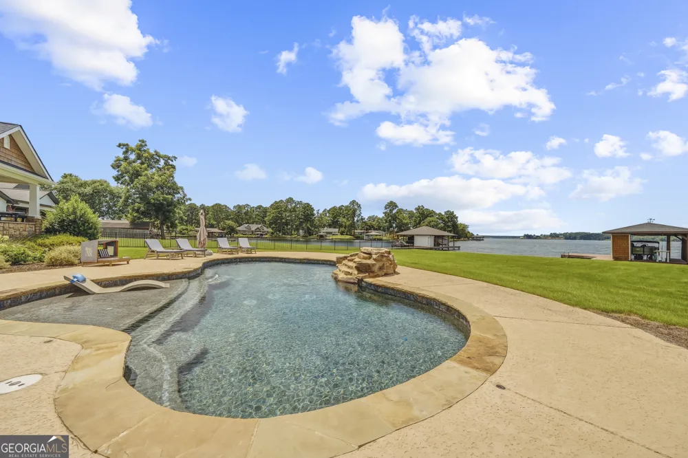 245 Lakeshore CIR Milledgeville, GA 31061