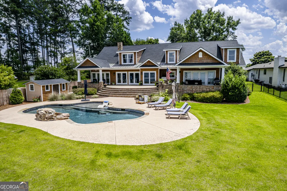 245 Lakeshore CIR Milledgeville, GA 31061