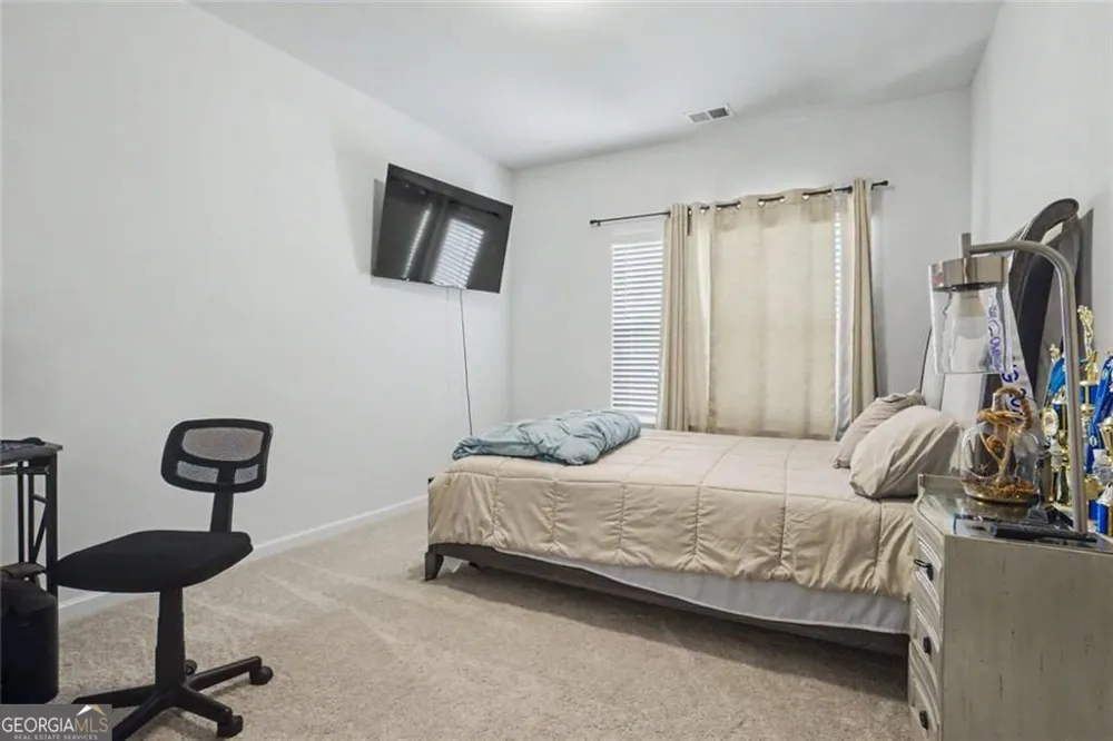 2030 Ravencliff RD Austell, GA 30168