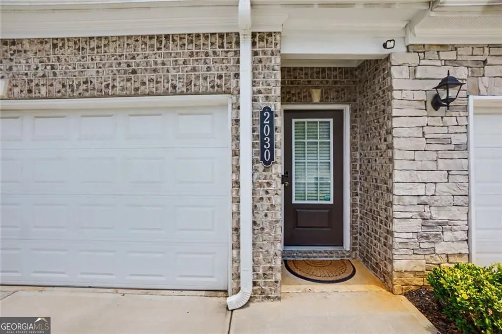 2030 Ravencliff RD Austell, GA 30168