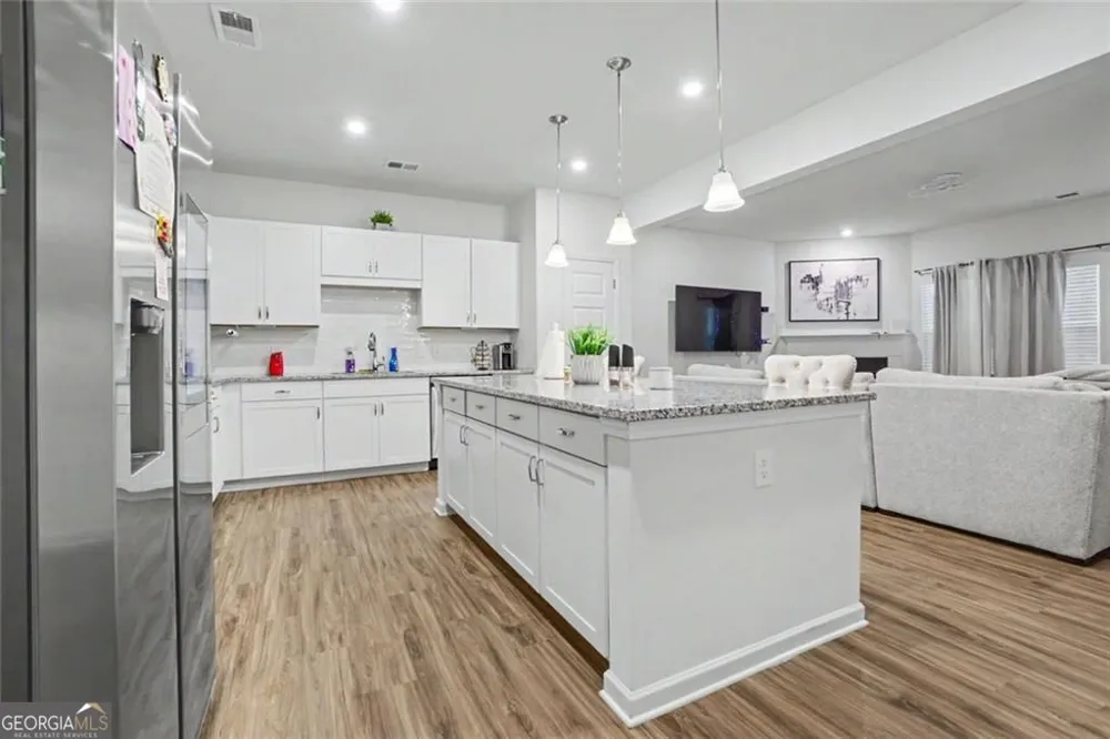 2030 Ravencliff RD Austell, GA 30168