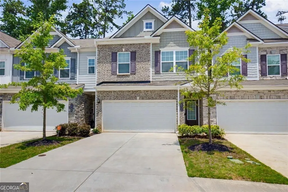 2030 Ravencliff RD Austell, GA 30168