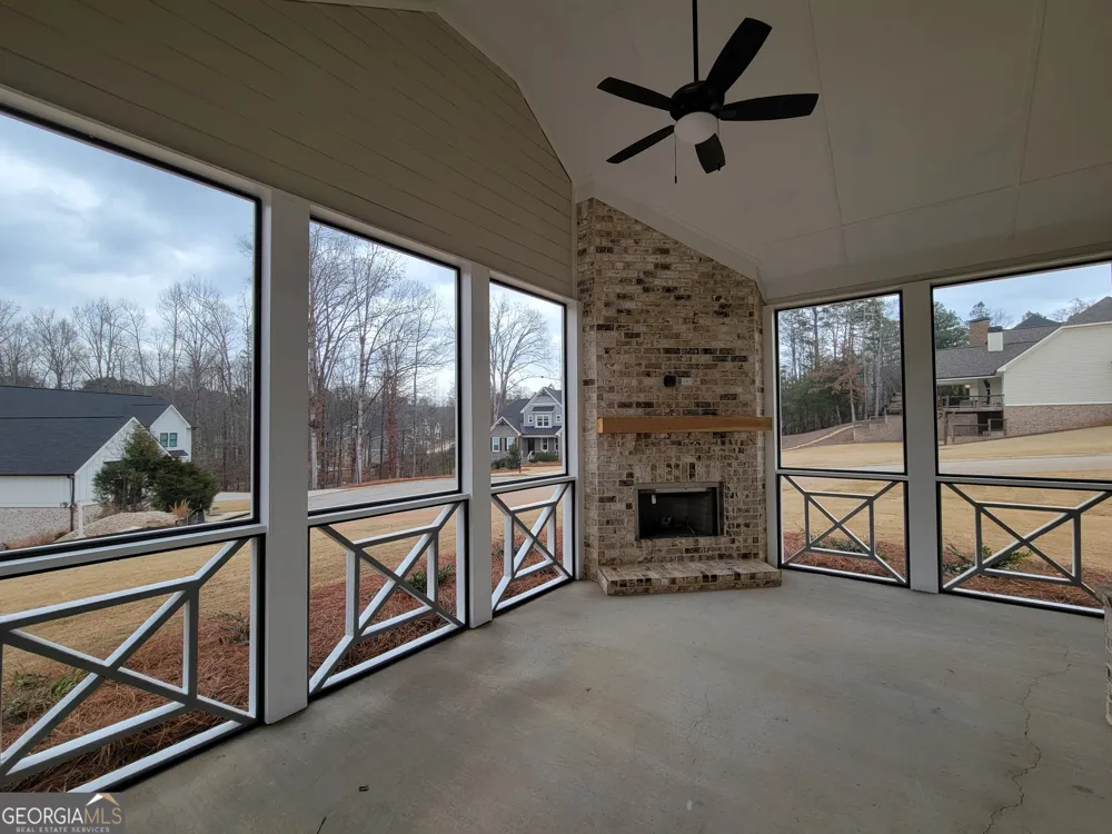 1960 Duncans Mill LN Jefferson, GA 30549