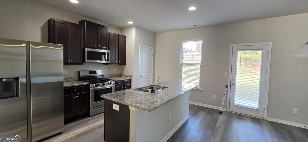 7373 Ledgestone LN Riverdale, GA 30274