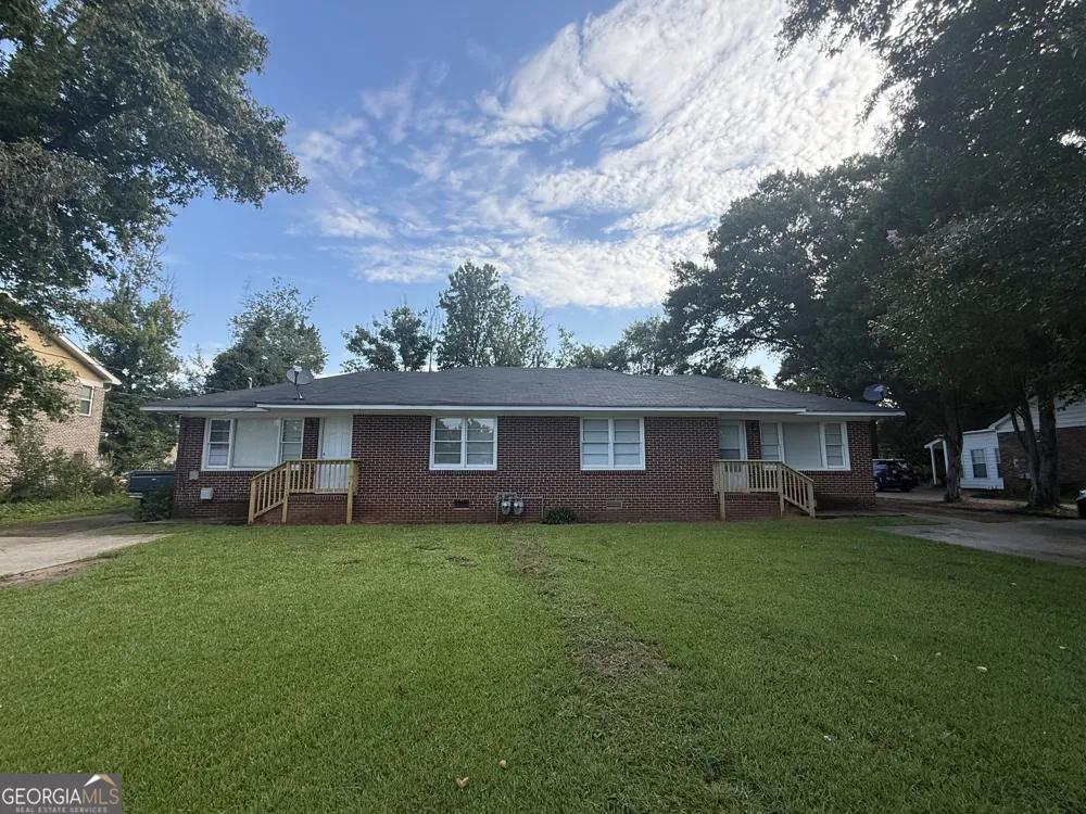 256 E Broad ST Winder, GA 30680