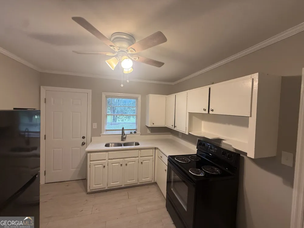 256 E Broad ST Winder, GA 30680