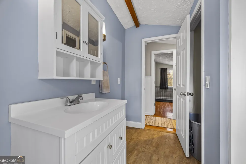 882 B Bailey RD Hartwell, GA 30643