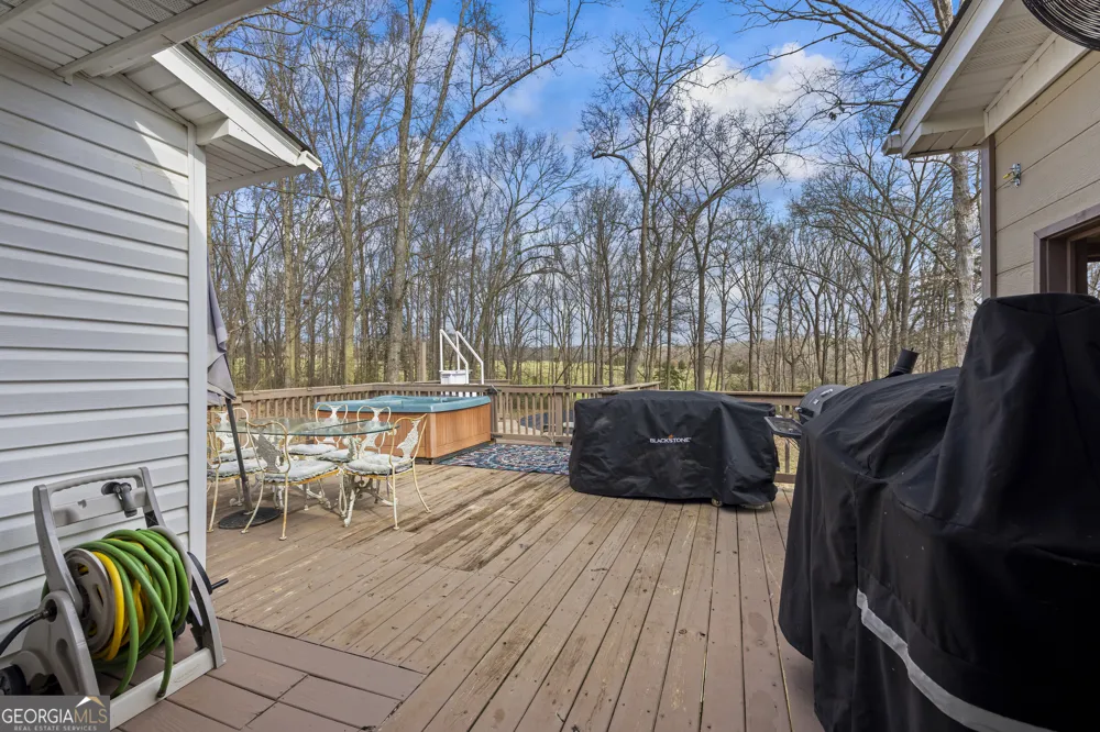 882 B Bailey RD Hartwell, GA 30643