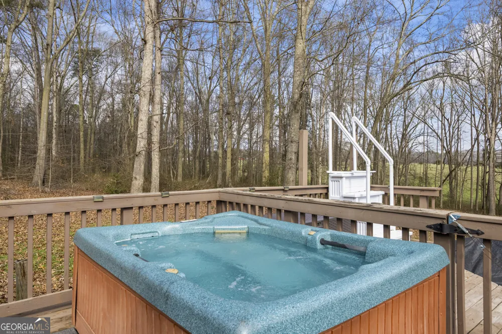 882 B Bailey RD Hartwell, GA 30643