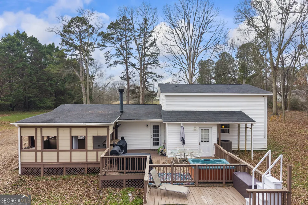 882 B Bailey RD Hartwell, GA 30643