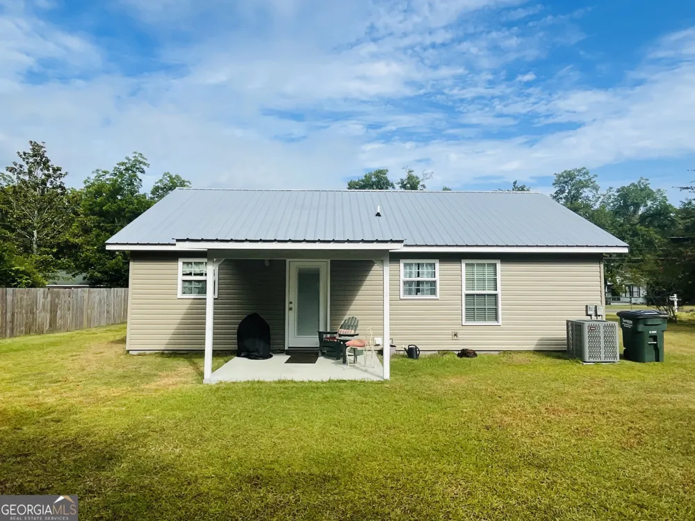119 S Rushing ST Glennville, GA 30427