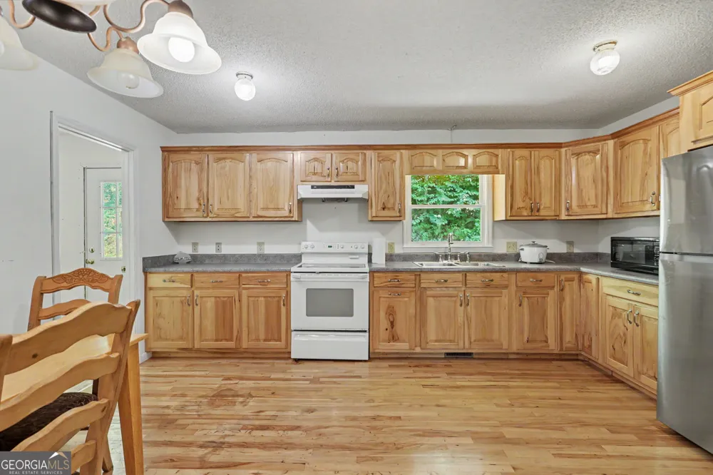 118 Cub LN Rabun Gap, GA 30568