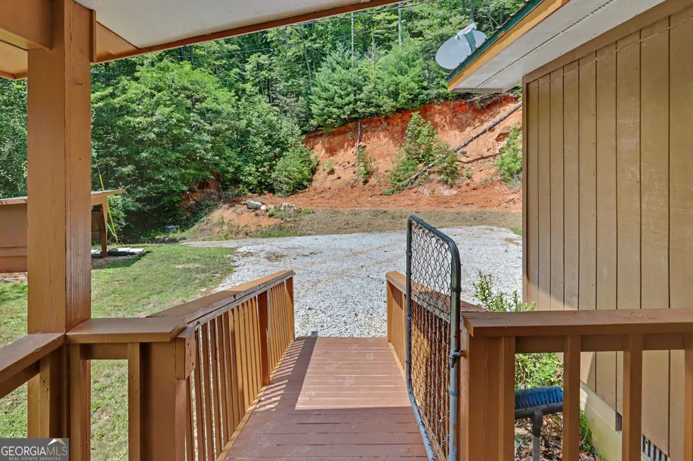 118 Cub LN Rabun Gap, GA 30568