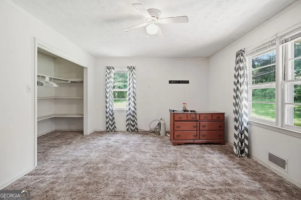 264 School ST Gillsville, GA 30543