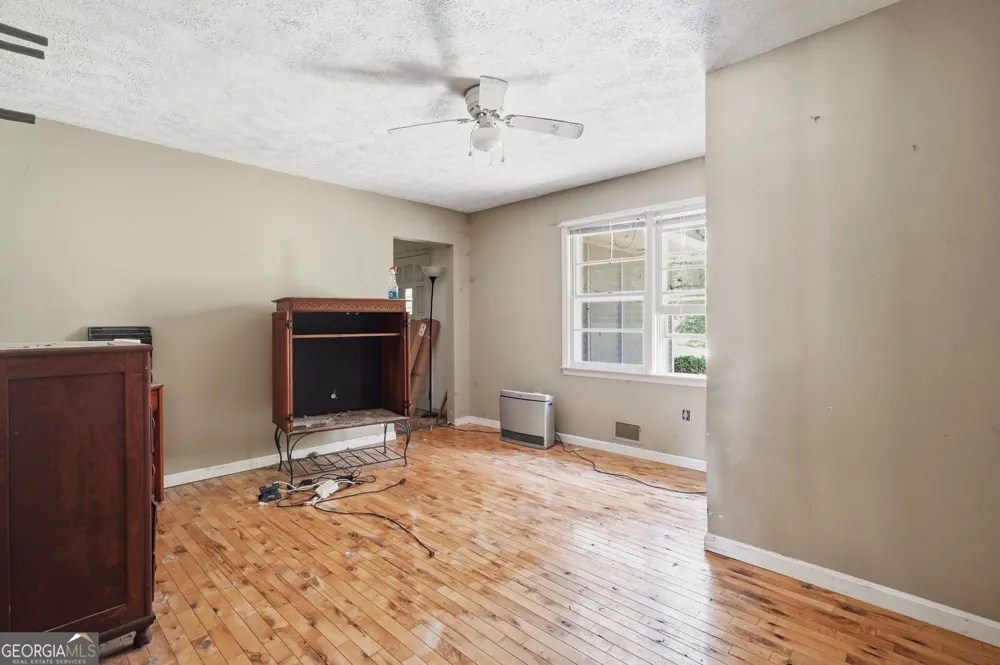 264 School ST Gillsville, GA 30543