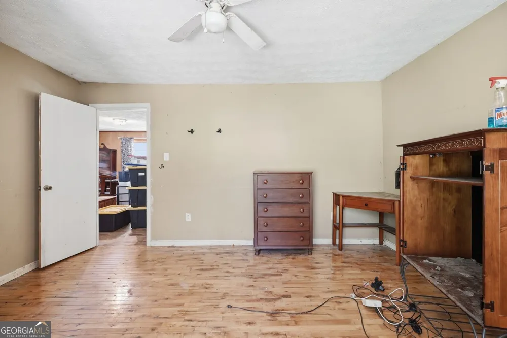 264 School ST Gillsville, GA 30543