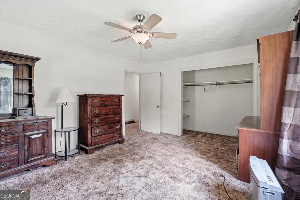 264 School ST Gillsville, GA 30543