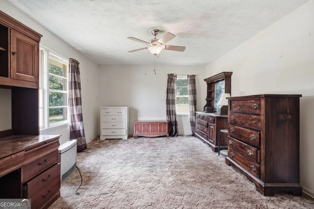 264 School ST Gillsville, GA 30543
