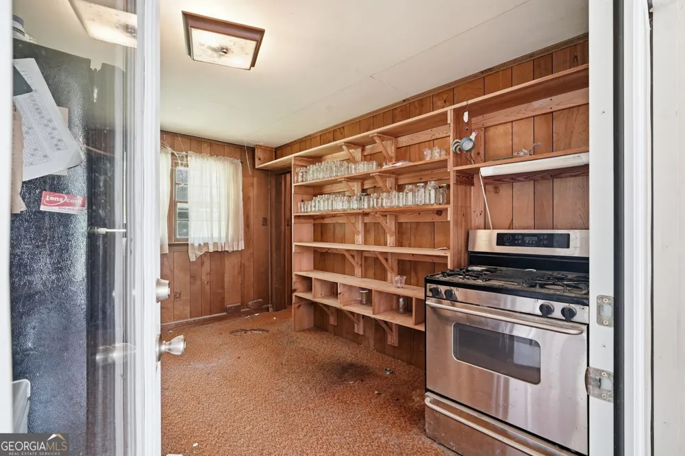 264 School ST Gillsville, GA 30543