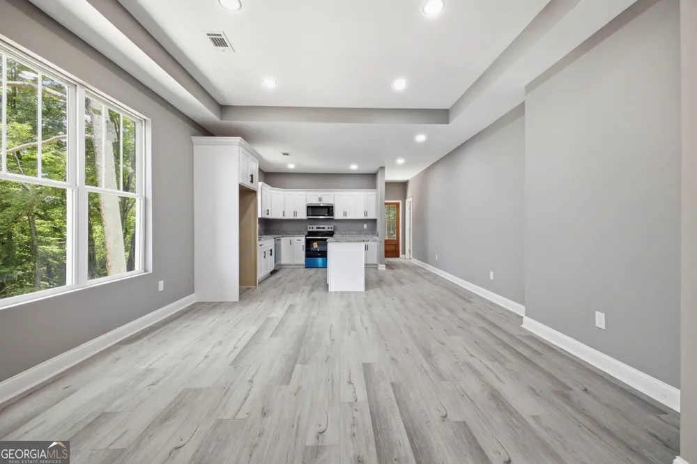 171 N DALE ST Calhoun, GA 30701