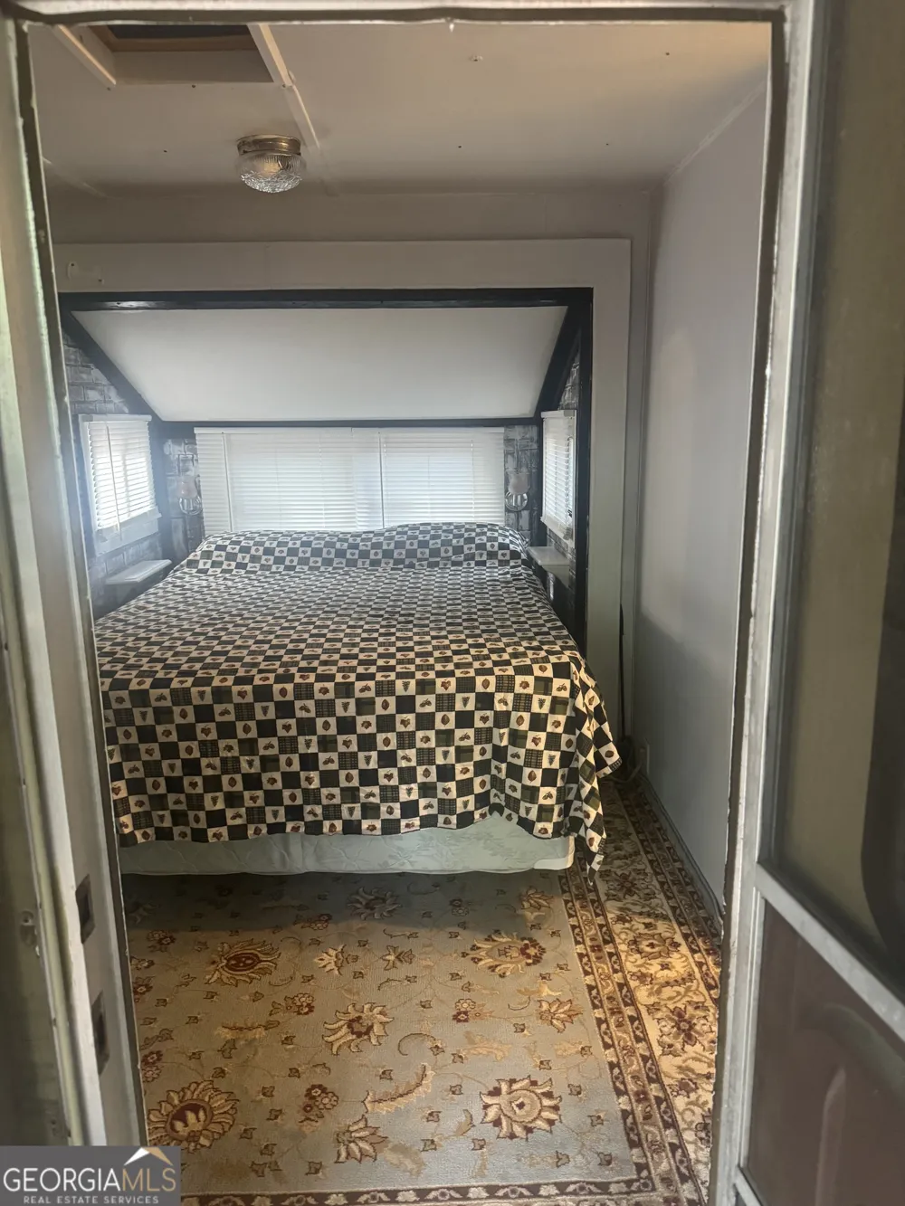 24 15th ST Ellijay, GA 30540