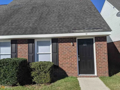230 Lanier DR