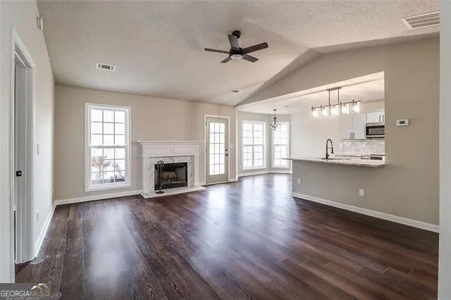 1216 Dylan WAY Bethlehem, GA 30620