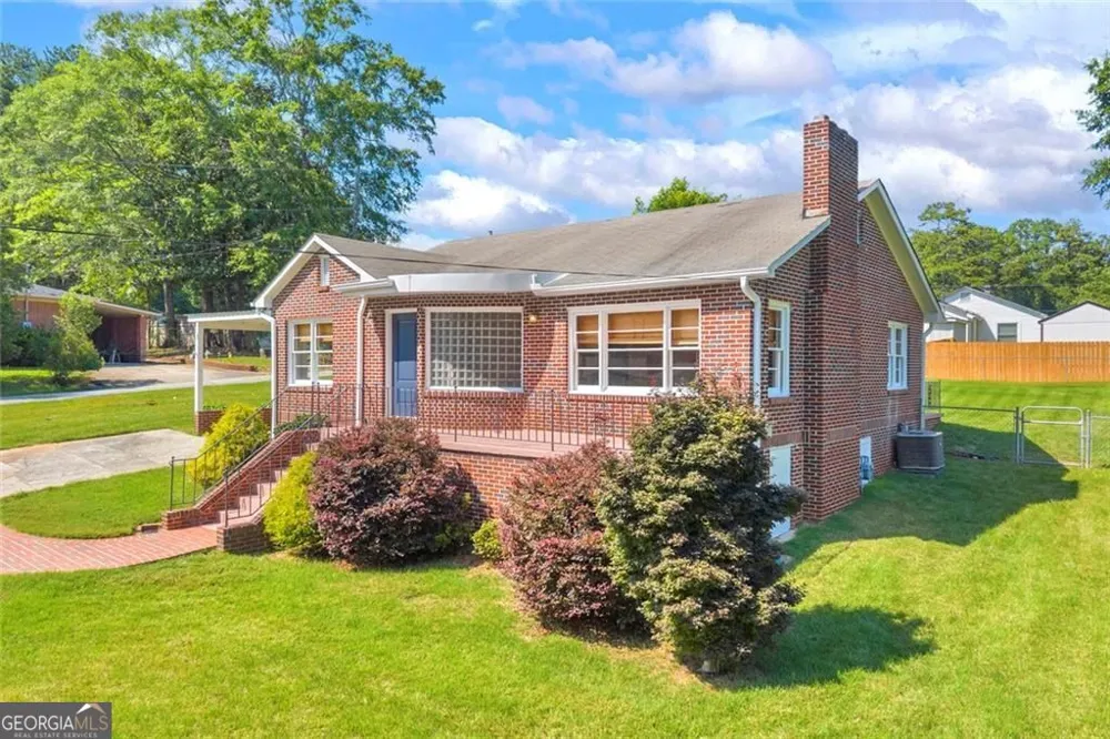 142 Ola ST Toccoa, GA 30577