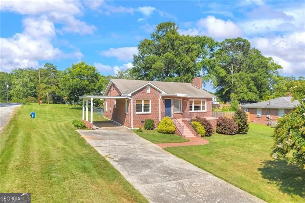142 Ola ST Toccoa, GA 30577