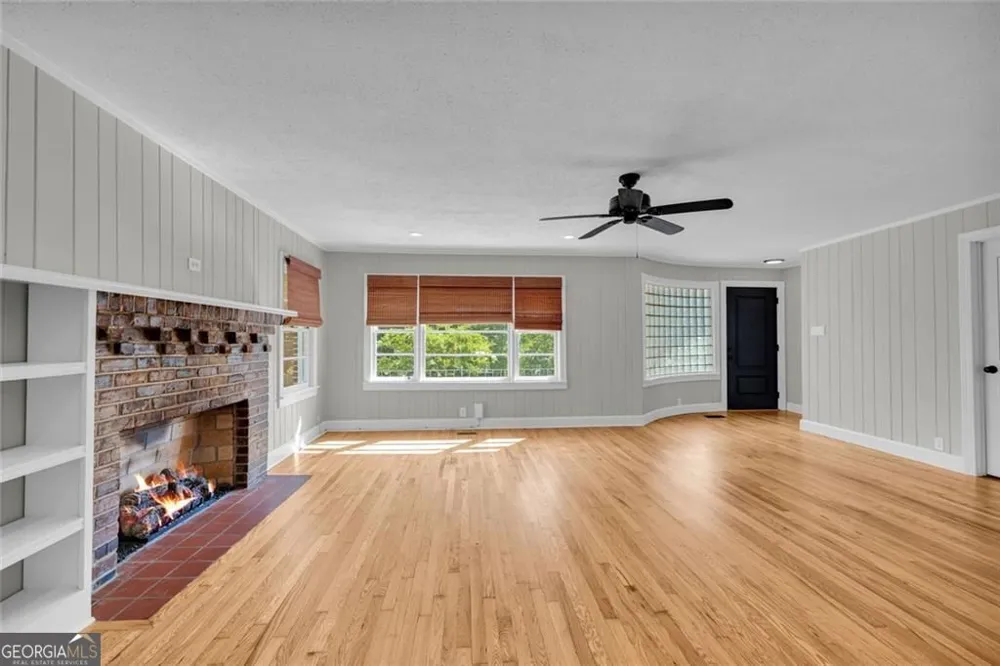 142 Ola ST Toccoa, GA 30577